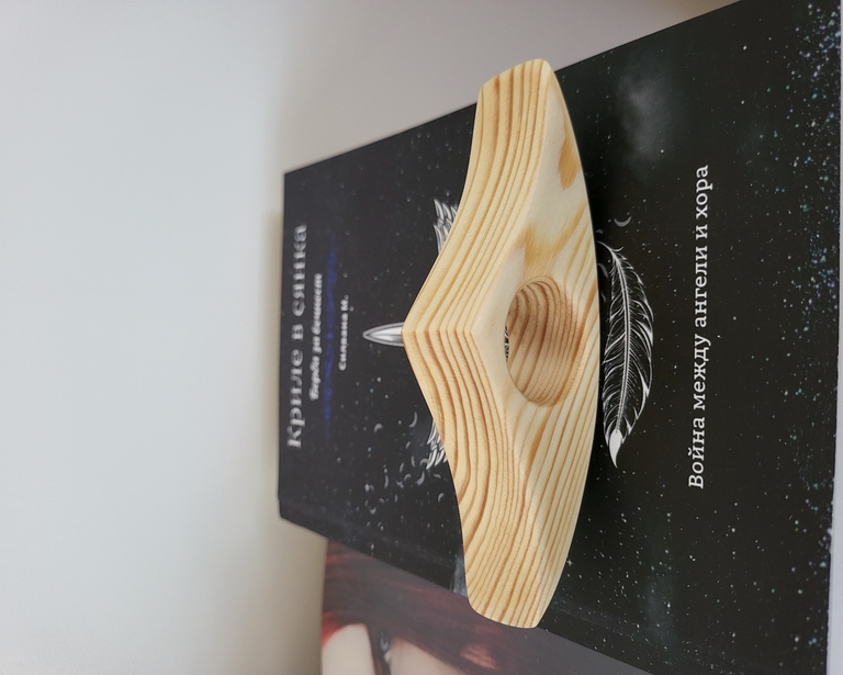 Дървен книгодържател ръчна изработка - 5